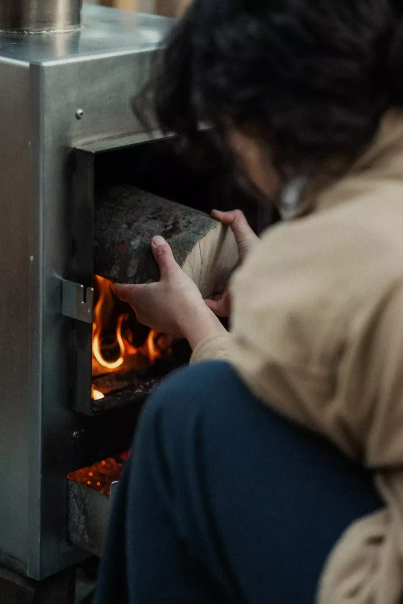L'acqua della vasca idromassaggio &egrave; scaldata a legna