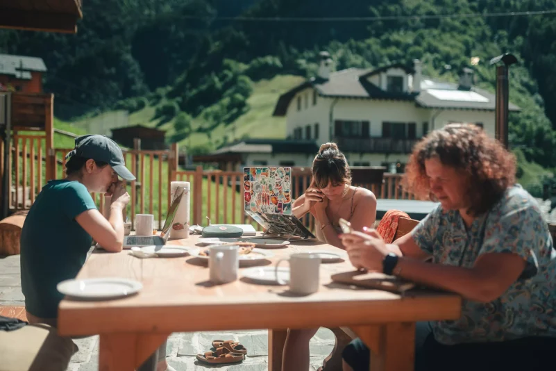 AnyConv.com__gallery 9