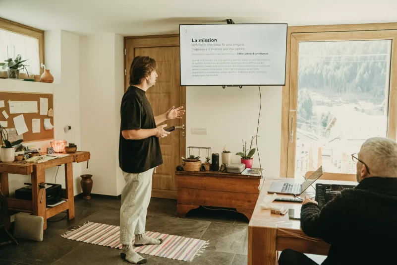 AnyConv.com__meeting e lavoro condiviso (2)